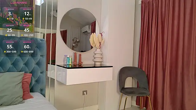 Snapshot of SiennaPierce chatting on 06/29/26, 11:43 SiennaPierce online show from 06/29/26, 11:43