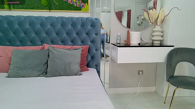 Snapshot of SiennaPierce chatting on 09/19/25, 04:27 SiennaPierce online show from 09/19/25, 04:27