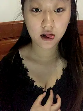 xialuo25 online show from 11/19/25, 07:19