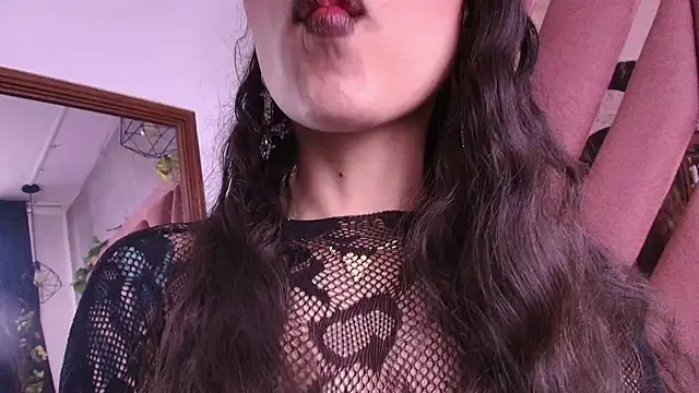 viollettaa  online show from 11/20/25, 07:03