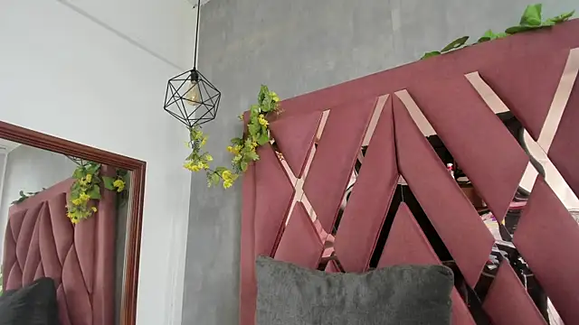 viollettaa  online show from 04/07/26, 07:04