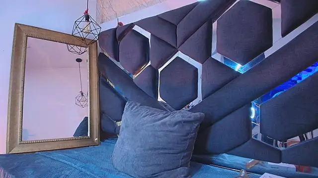 viollettaa  online show from 12/02/25, 07:48