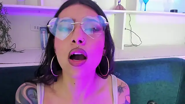 viollettaa  online show from 03/08/26, 03:37