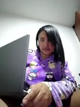 VeronicaBrun online show from 12/04/25, 12:31