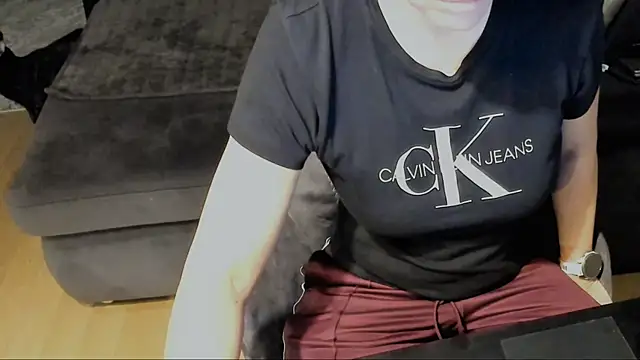 Horny mommy online show from 03/20/26, 07:04