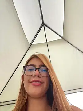 sara calderon online show from 02/12/26, 01:33