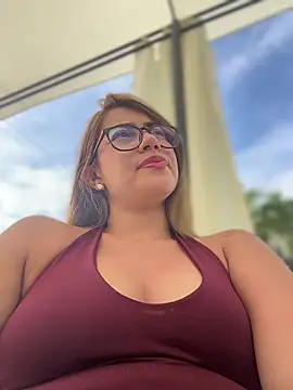 Snapshot of sara_calderon chatting on 10/02/25, 01:25 sara calderon online show from 10/02/25, 01:25