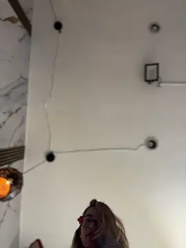 Snapshot of sara_calderon chatting on 12/03/25, 02:16 sara calderon online show from 12/03/25, 02:16