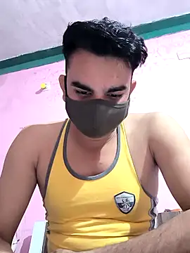 Snapshot of Riyansh_mehta chatting on 10/19/25, 05:16 Riyansh mehta online show from 10/19/25, 05:16