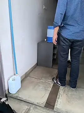 Snapshot of Riyansh_mehta chatting on 10/09/25, 10:38 Riyansh mehta online show from 10/09/25, 10:38