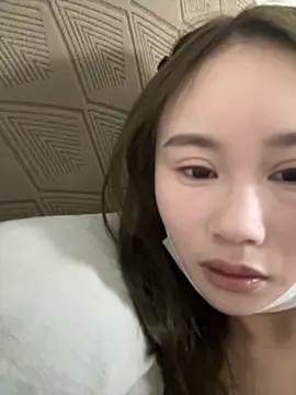 uulove521 online show from 10/28/25, 01:54