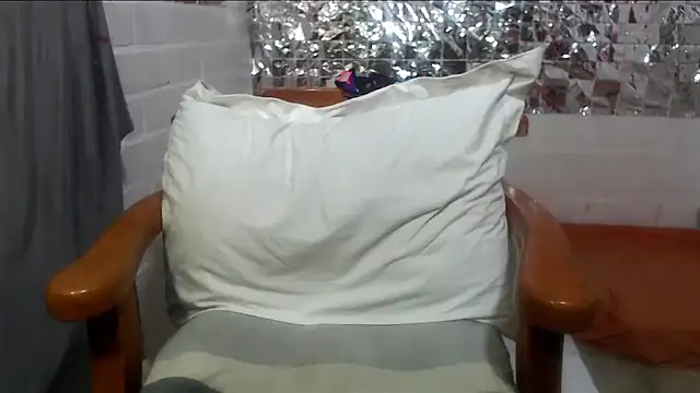 rose-crystal online show from 11/02/25, 09:31