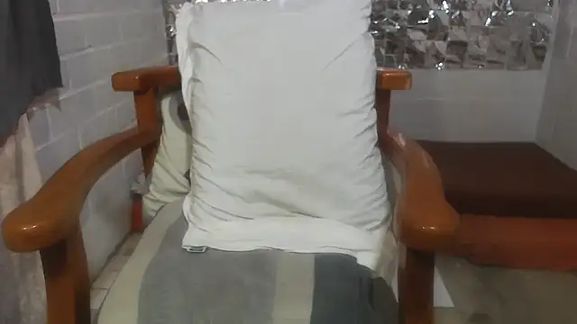 rose-crystal online show from 10/08/25, 02:40