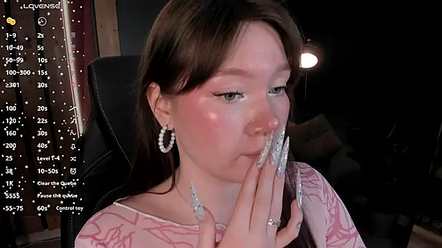 Ash Hasmy online show from 12/17/25, 12:21