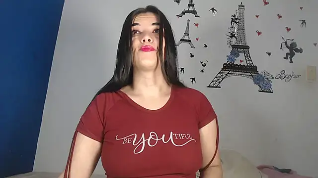 Snapshot of IVONNE_SEX chatting on 09/23/25, 10:06 IVONNE SEX online show from 09/23/25, 10:06