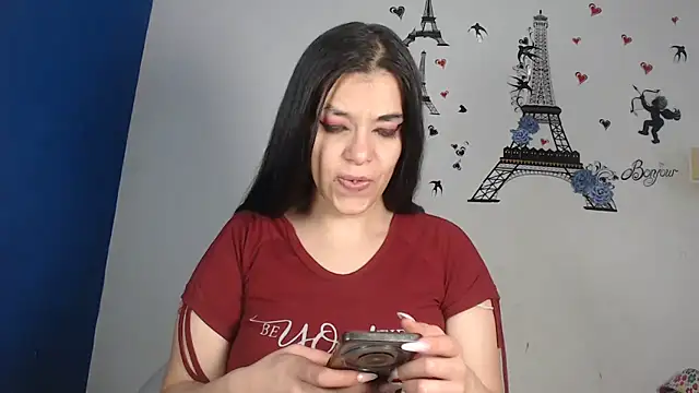 Snapshot of IVONNE_SEX chatting on 09/24/25, 08:37 IVONNE SEX online show from 09/24/25, 08:37