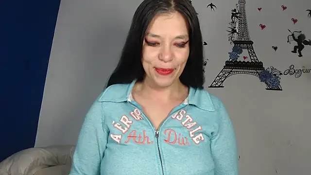 Snapshot of IVONNE_SEX chatting on 10/03/25, 09:49 IVONNE SEX online show from 10/03/25, 09:49