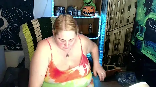 Snapshot of Kinky_Witch chatting on 05/01/26, 04:56 Kinky Witch online show from 05/01/26, 04:56