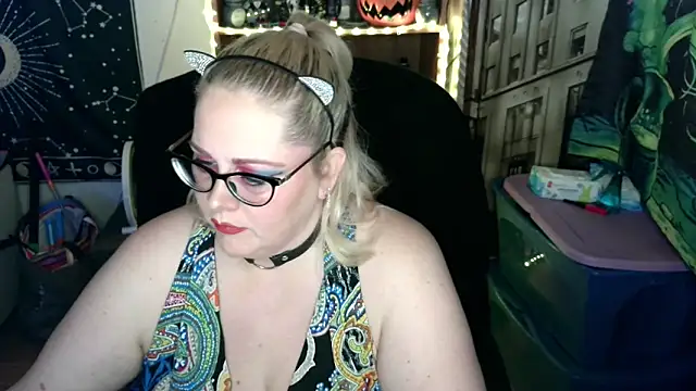 Snapshot of Kinky_Witch chatting on 05/11/26, 01:29 Kinky Witch online show from 05/11/26, 01:29
