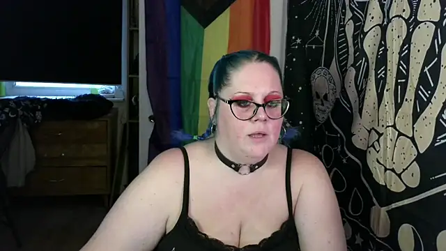 Snapshot of Kinky_Witch chatting on 10/10/25, 09:26 Kinky Witch online show from 10/10/25, 09:26