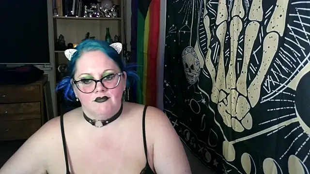 Snapshot of Kinky_Witch chatting on 10/02/25, 12:47 Kinky Witch online show from 10/02/25, 12:47