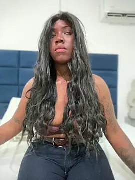 Alexia 24 online show from 12/19/25, 06:54