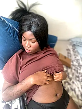 Alexia 24 online show from 11/18/25, 04:10