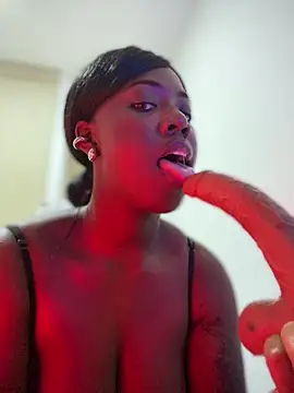 Alexia 24 online show from 11/23/25, 04:22