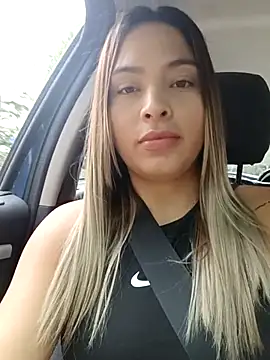 Snapshot of Belinda-Naughty chatting on 09/20/25, 03:28 Belinda-Naughty online show from 09/20/25, 03:28