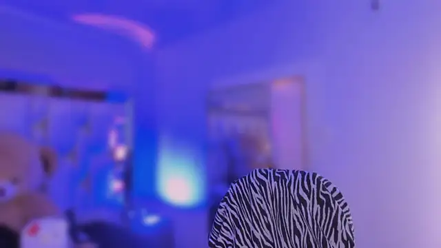 Snapshot of revenmiller_ chatting on 02/14/26, 07:25 revenmiller online show from 02/14/26, 07:25