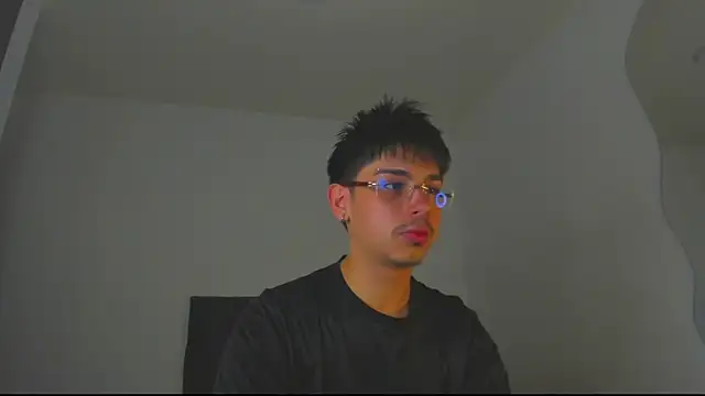 Maximo Miller online show from 11/02/25, 06:46