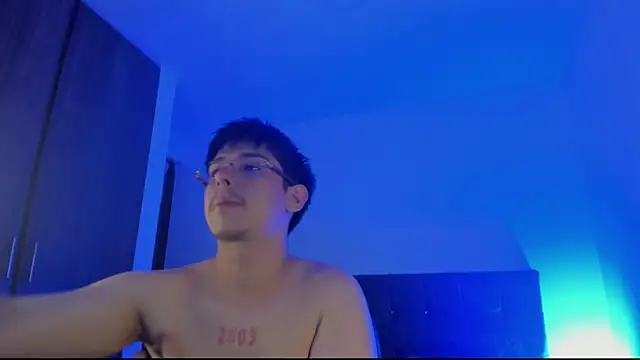 Maximo Miller online show from 10/02/25, 05:22