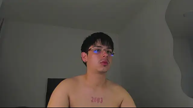 Maximo Miller online show from 10/26/25, 07:20