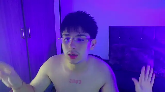 Maximo Miller online show from 09/22/25, 03:01