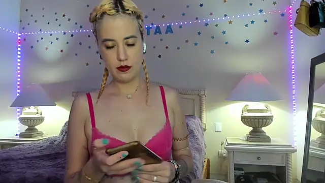 Snapshot of aalokitaa chatting on 10/12/25, 10:33 aalokitaa online show from 10/12/25, 10:33