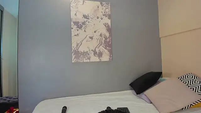 Hailey-Fox online show from 11/13/25, 10:24