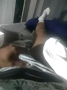 Snapshot of kulliguy chatting on 10/23/25, 07:12 kulliguy online show from 10/23/25, 07:12