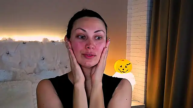 MonikaBelachi online show from 10/30/25, 06:34