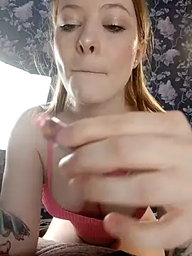 Snapshot of Dari_Toy_ chatting on 11/12/25, 09:46 Dari Toy online show from 11/12/25, 09:46