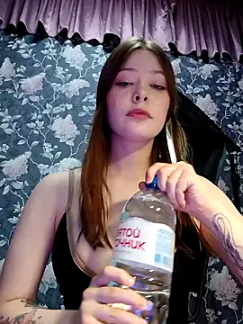Snapshot of Dari_Toy_ chatting on 09/11/25, 01:38 Dari Toy online show from 09/11/25, 01:38
