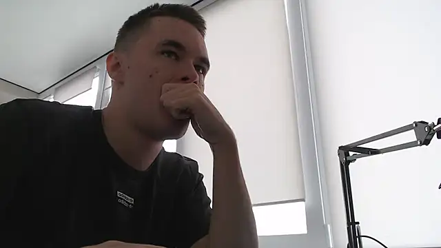 FreddyBredi online show from 10/06/25, 06:58