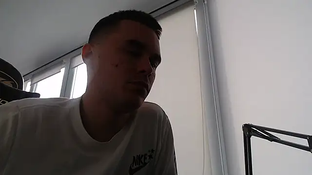 FreddyBredi online show from 10/27/25, 09:10