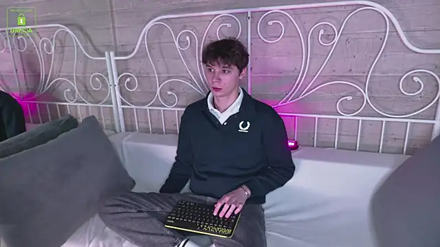 AnthonyHall online show from 11/08/25, 04:16