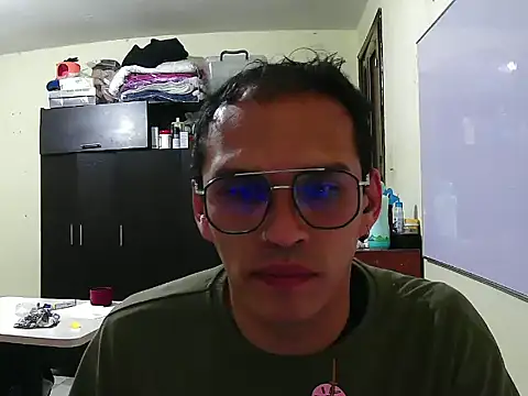 Snapshot of DOBLEWYOSK69G chatting on 09/09/25, 03:49 DOBLEWYOSK69G online show from 09/09/25, 03:49