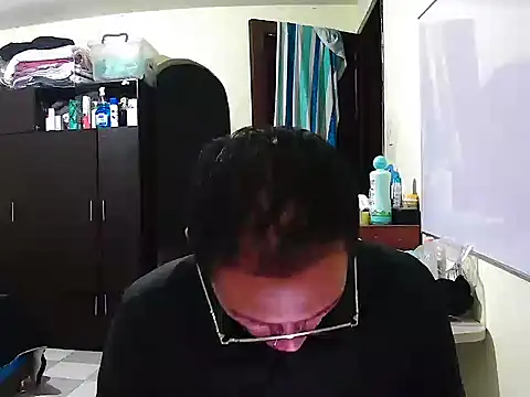 Snapshot of DOBLEWYOSK69G chatting on 09/12/25, 10:31 DOBLEWYOSK69G online show from 09/12/25, 10:31