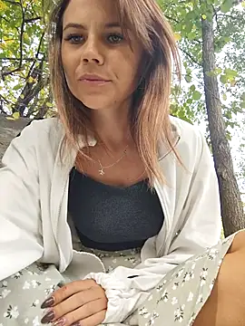 Snapshot of YOURLIKAA chatting on 09/10/25, 03:38 YOURLIKAA online show from 09/10/25, 03:38