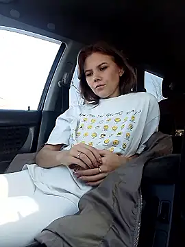 YOURLIKAA online show from 01/10/26, 07:47