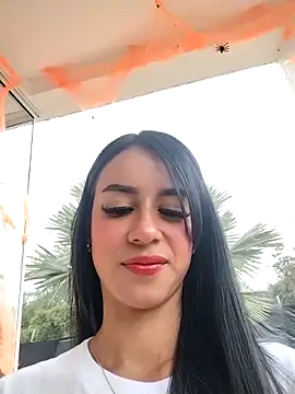 Juliana Xander online show from 10/29/25, 04:39