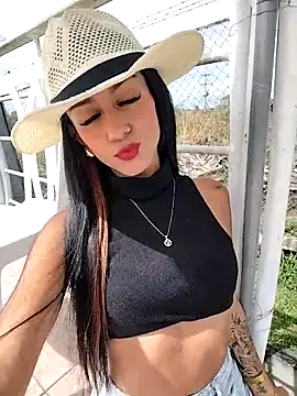 Juliana Xander online show from 11/25/25, 02:50