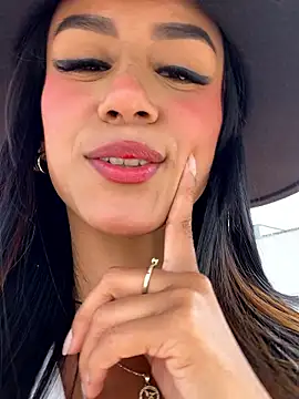 Juliana Xander online show from 11/29/25, 02:50